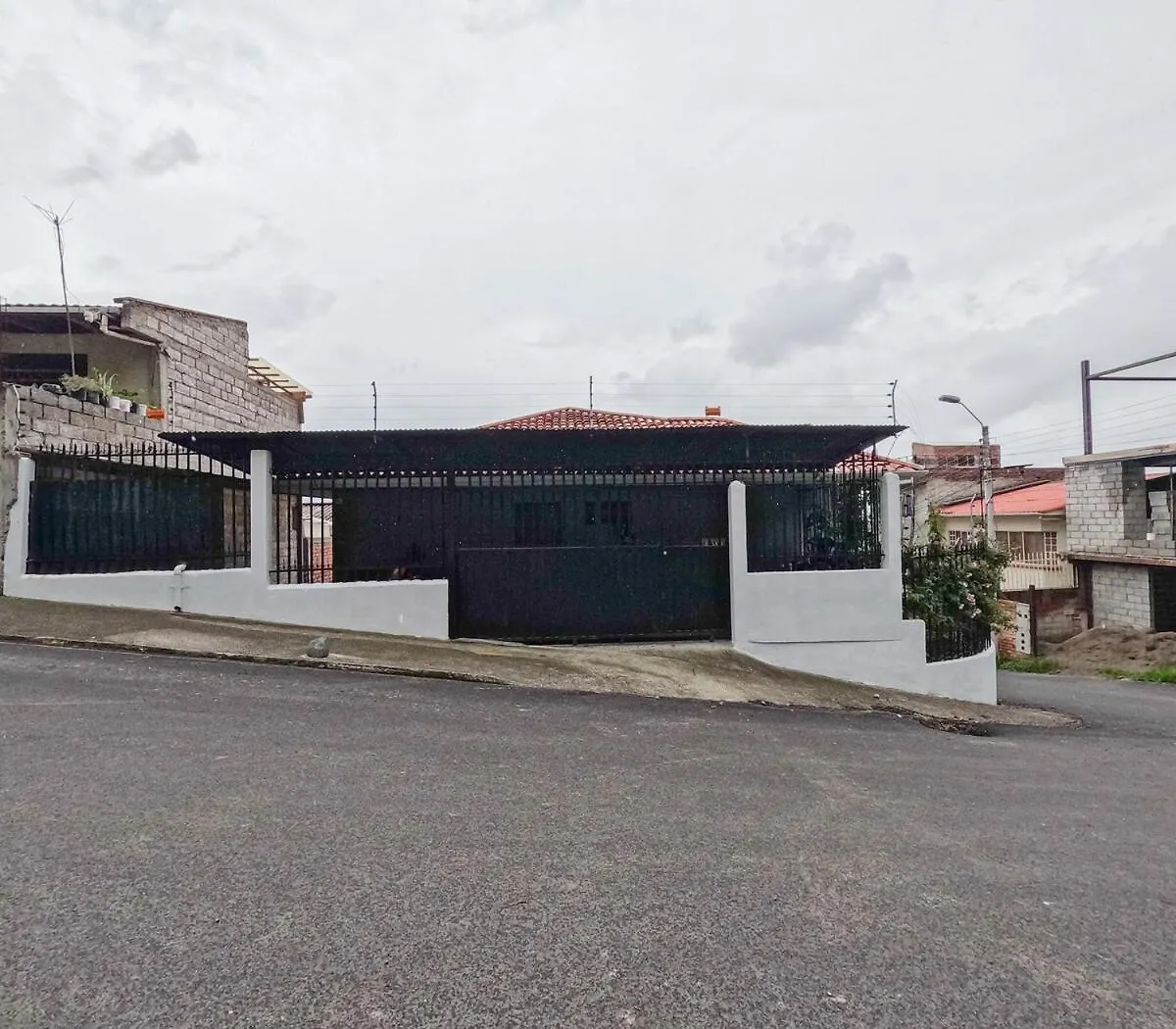 別荘 クエンカ Casa Amplia Frente A Un Parque, Se Aceptan Mascotasヴィラ エクアドル