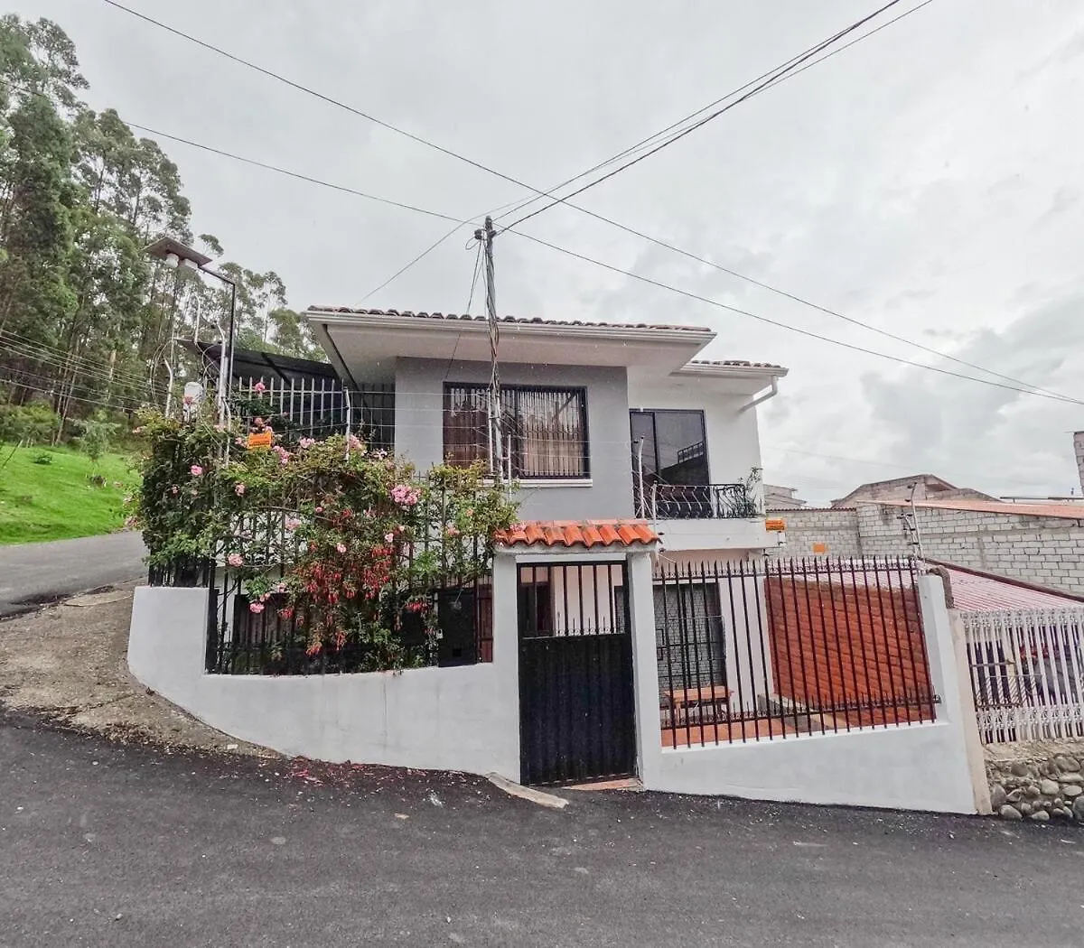 クエンカ Casa Amplia Frente A Un Parque, Se Aceptan Mascotasヴィラ 別荘